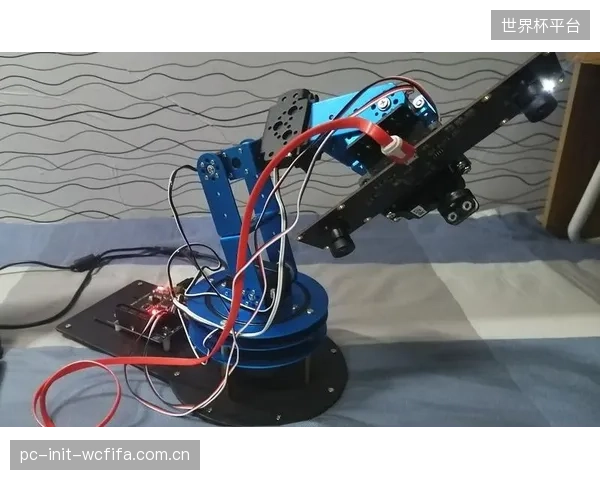 通过高密度存储与精准抓取，3D视觉机械臂系统将体育用品中心仓的空间利用率提升了60%以上
